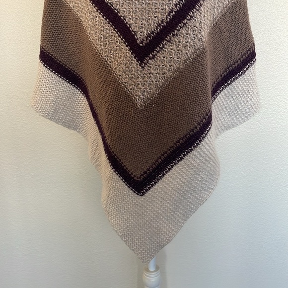Old Navy - Cowl Neck Poncho - Picture 3 of 6